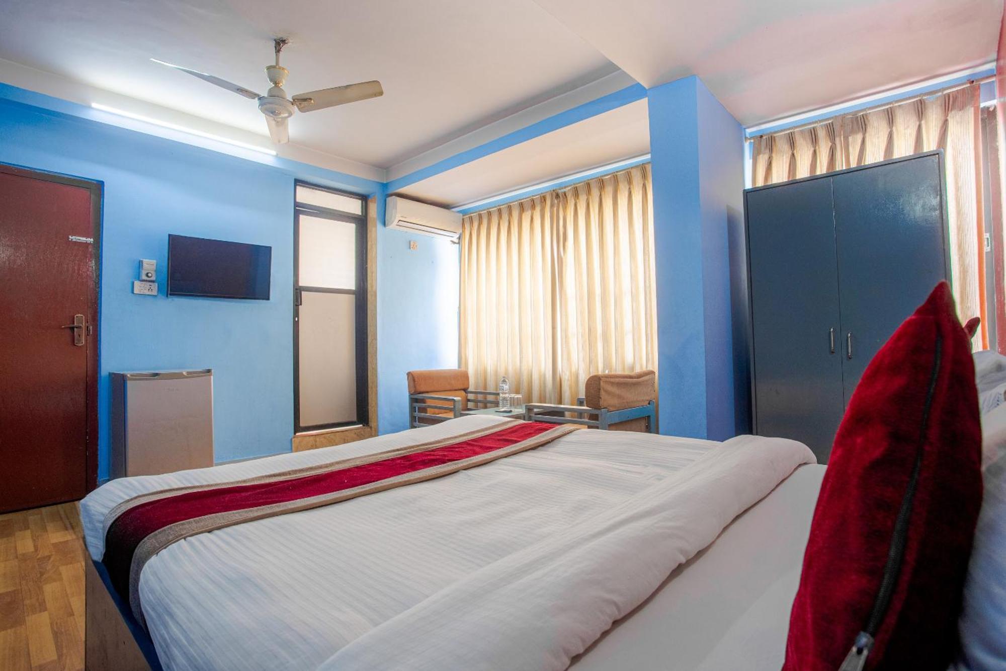 Oyo 808 Hotel Om Ganapati Pvt Ltd Katmandu Eksteriør billede