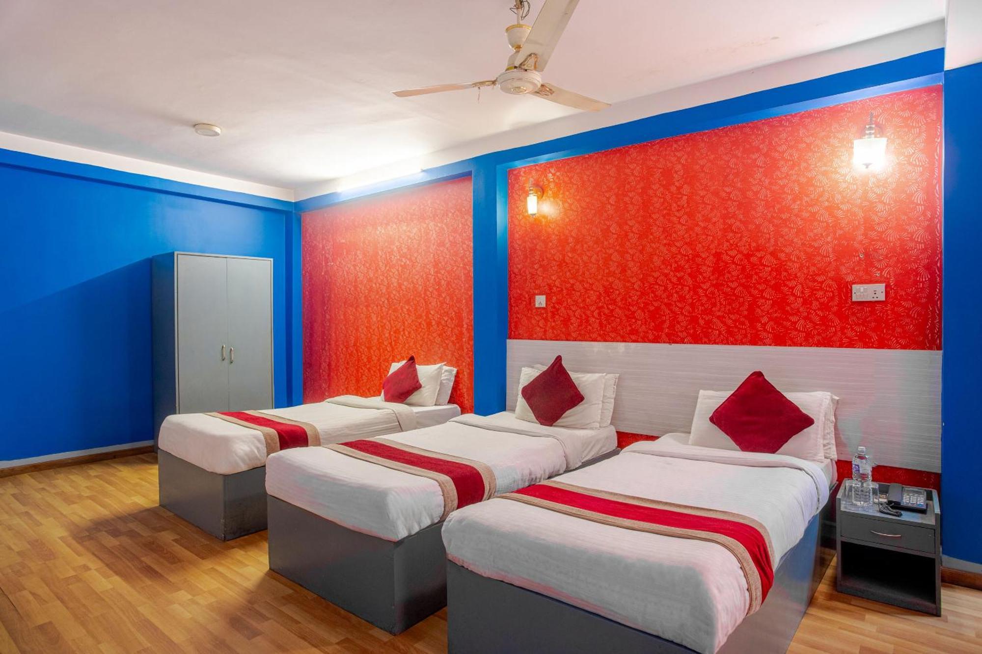 Oyo 808 Hotel Om Ganapati Pvt Ltd Katmandu Eksteriør billede