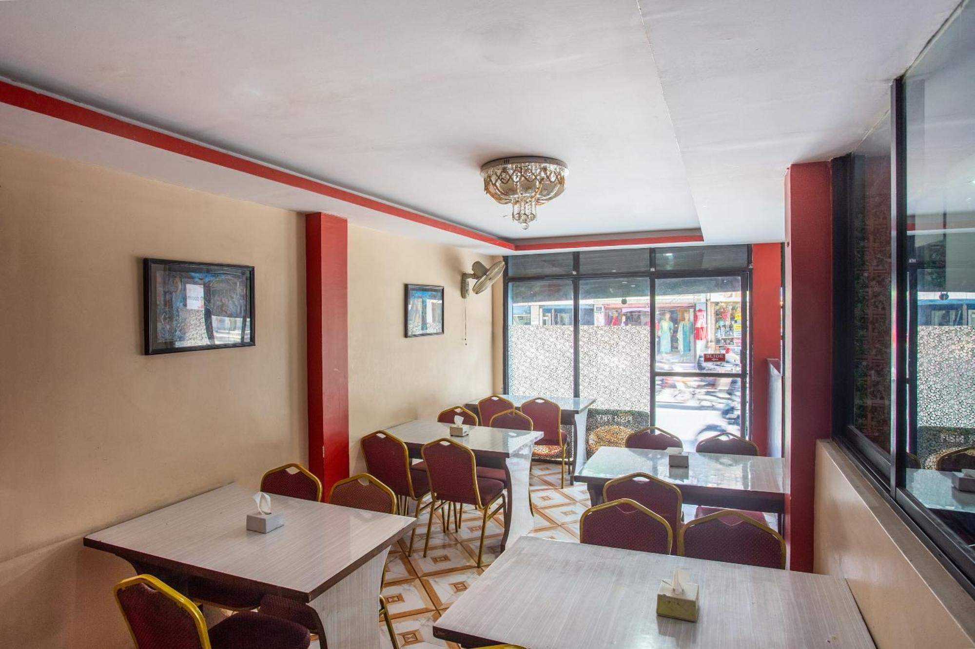 Oyo 808 Hotel Om Ganapati Pvt Ltd Katmandu Eksteriør billede